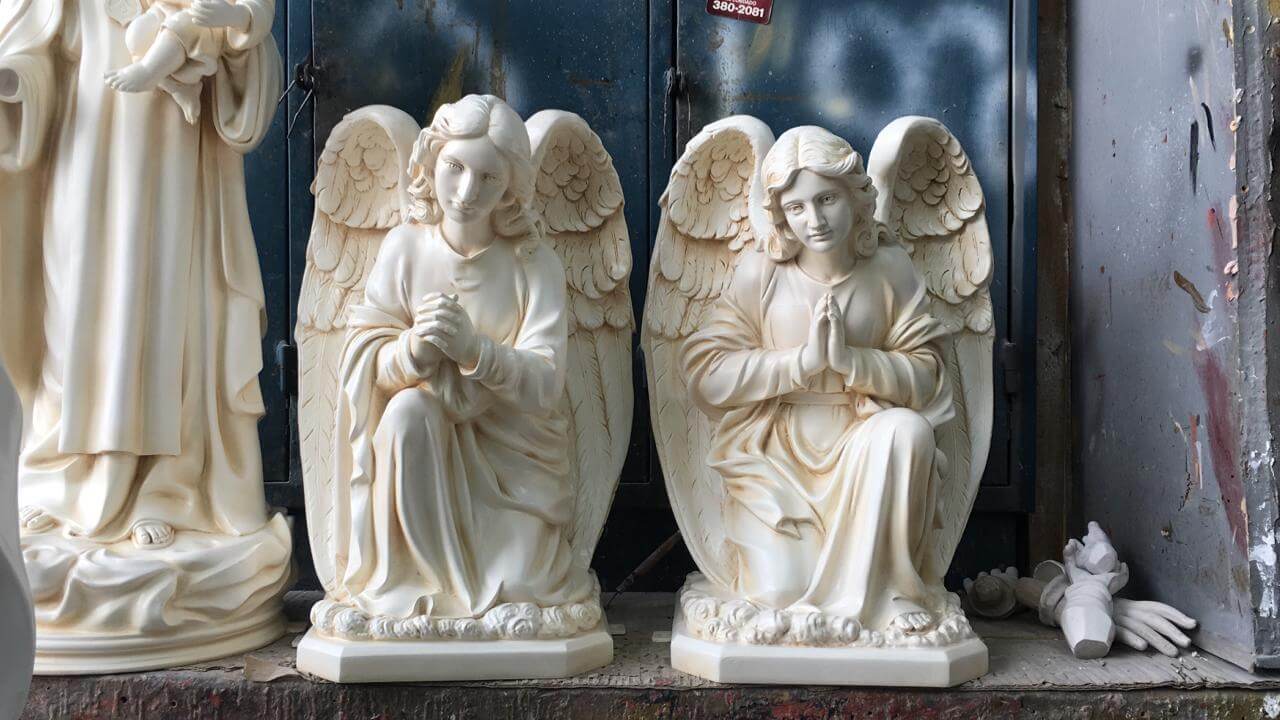 Adoring Angels 19"