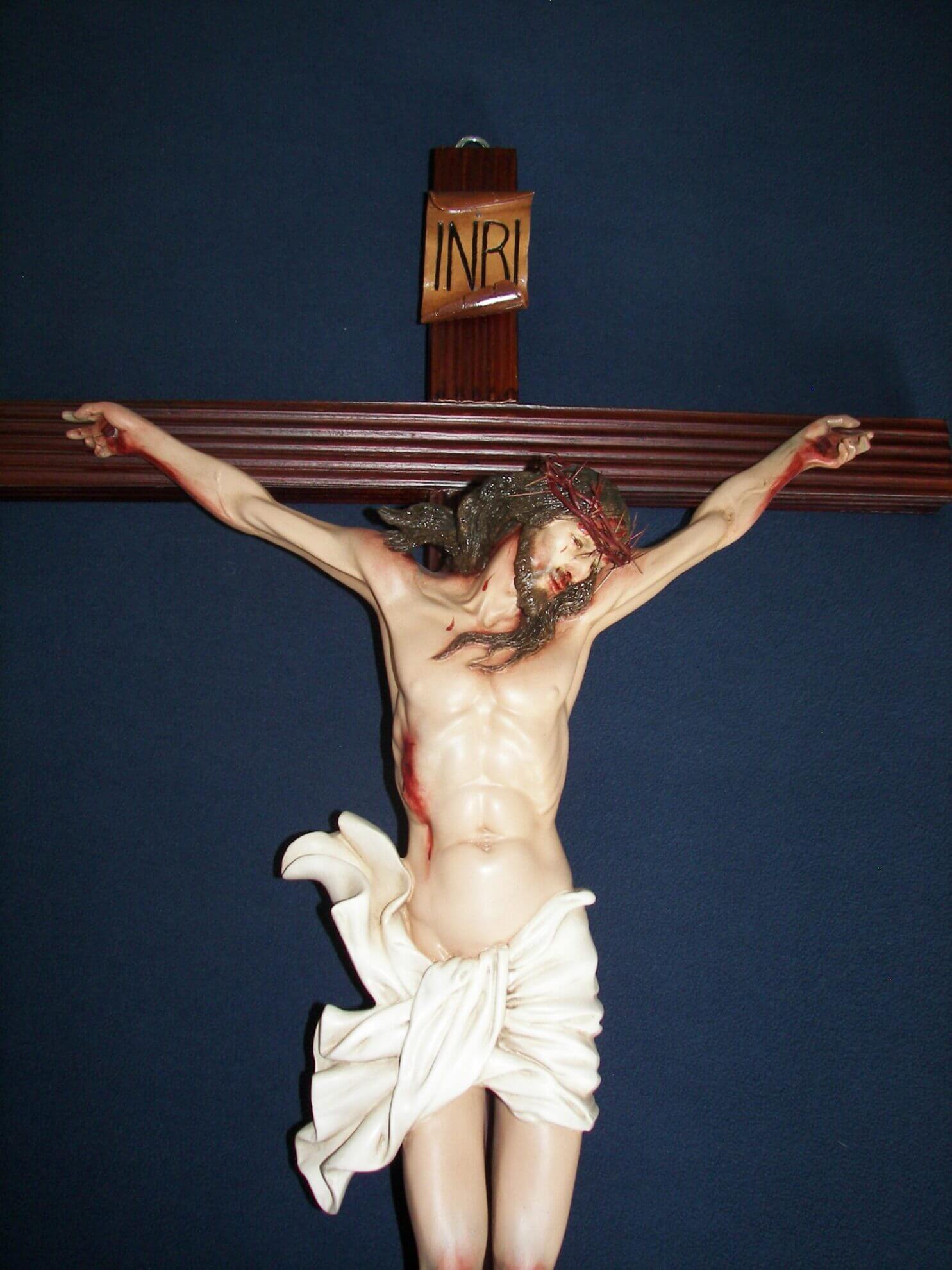 Crucifix 45" stylish